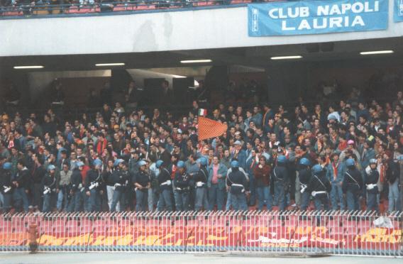 9192napoliroma_tifosieguardie