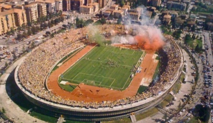 Stadio_Bentegodi_85.jpg