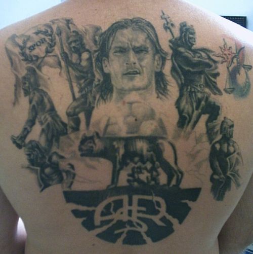 Tatuaggio di un tifoso della Roma polacco
