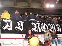 Tifosi romanisti polacchi in Tribuna Tevere