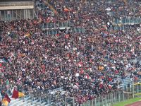 La Curva
                  Sud seduta