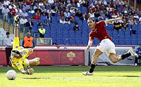 Il 2 gol di
                  Totti