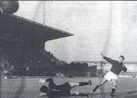 Il gol di
                  Colausig (Roma)