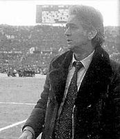 Maestrelli, ex giocatore della Roma, al tempo
                  allenatore della Lazie