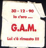 L'adesivo del G.A.M. che
                  celebra il problema cardiaco di Manfredonia accaduto
                  il 30.12.1989 (e non 1990) durante Bologna/Roma