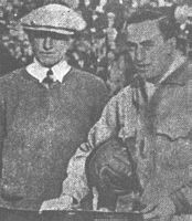 Angelino
                    Cerretti (a destra) con l'allenatore della Roma
                    Burgess all'inizio degli anni '30