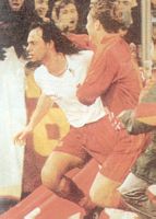 Roma/Slavia Praga
                  1995/96 l'esultanza di Giannini dopo che a 8 minuti
                  dalla fine ha segnato il gol del 2-0